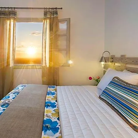 Caldera's Dolphin Hotel 4*