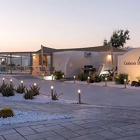 Caldera's Dolphin 4*